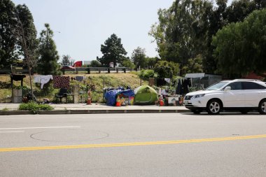 6 / 20 / 2019 Los Angeles, California: Los Angeles 'taki Evsiz Çadır Kampları ve Evsiz İnsanlar. Los Angeles 'ta herhangi bir gecede yaklaşık 60.000 kişi evsiz bulunabilir. Editör Sadece Kullan.