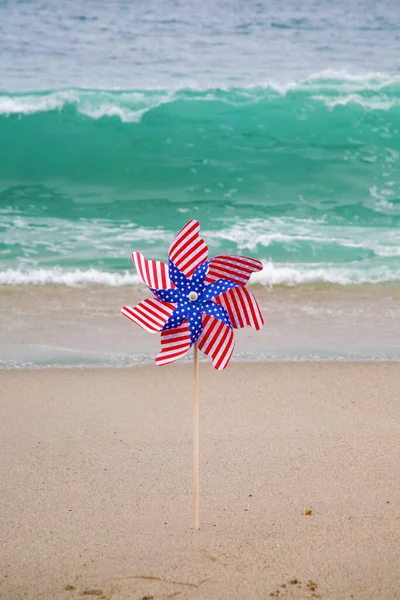 Bandera Americana Una Bandera Americana Pin Brisa Playa Bandera Americana —  Fotos de Stock