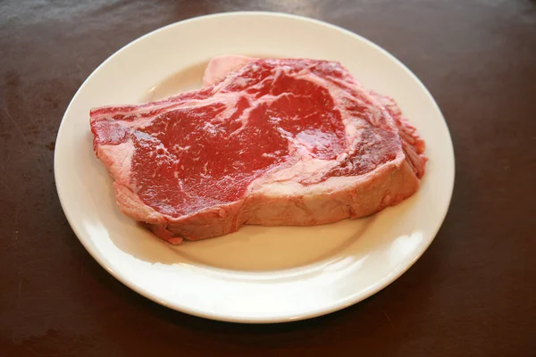 Steak Marhahús Vörös Hús Szaftos Közepes Marhahús Bordaszem Steak Nyers — Stock Fotó