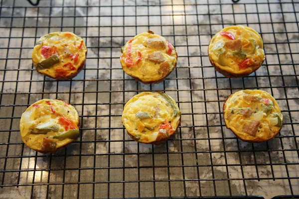 Snídaně Vaječné Muffiny Vaječné Pohárky Součást Diety Nízkým Obsahem Sacharidů — Stock fotografie