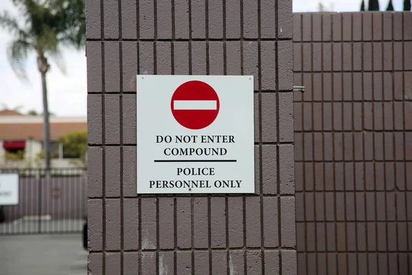 Police Personnel Only Sign — Stock Photo, Image