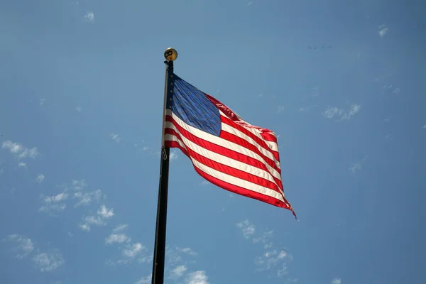 Amerikanische Flagge Die Amerikanische Flagge Weht Wind Zum Memorial Day — Stockfoto