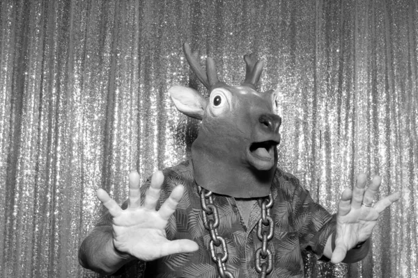 Photo Booth Man Wearing Deer Head Mask Does His Best — Stock Photo, Image
