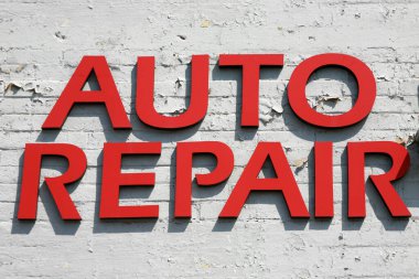 Oto Tamircisi. Otomobil tabelası. Tamirci. Araba tamircisi. Otomobil tamircisi. Otomobil tamiri tabelası. Otomotiv endüstrisi. Araba tamircisi. Yağ değişimi. Akort et. Lastik Döndürme. Vana ayarlaması. Benzin.