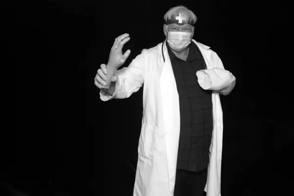 Evil Doctor Poses Has His Photo Taken While Halloween Photo — Stock Photo, Image