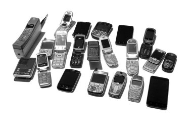 Lake Forest, California - ABD - 11 Temmuz 2025 Vintage Cep Telefonu. 1980 'li yıllardan itibaren başlayan bir antika cep telefonu koleksiyonu. Bir sürü kullanılmış cep telefonu izole edilmiş. Teknoloji. 