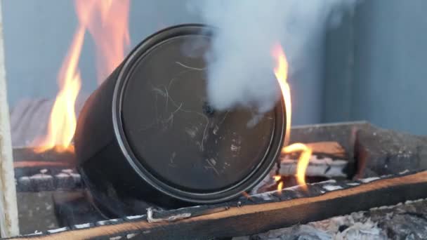能做火焰喷火用的焦炭布 — 图库视频影像