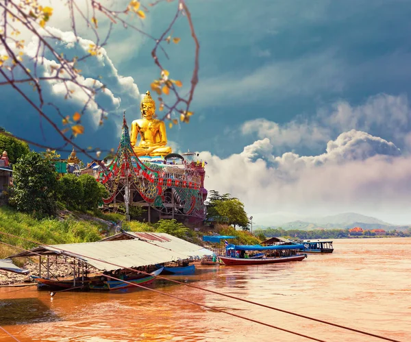 Răsărit Frumos Râul Mekong Bărci Granița Thailanda Laos Thailanda Statuia — Fotografie, imagine de stoc