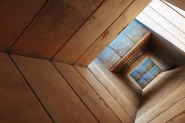 Beton bina. Mimari imaj. Geçmiş beton. Çimento yapısı.. 