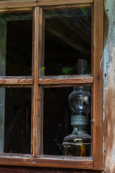Okna Starych Drewnianych Domów Wiejskich Kłód — Zdjęcie stockowe