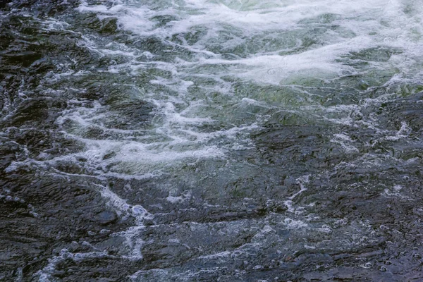 Nehir Torrentinin Üstündeki Soyut Dokuya Yakın Çekim Güneşli Bir Günde — Stok fotoğraf