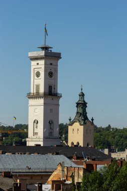 Eski şehir, Tower City Hall pazar meydanında tarihi kent merkezi, Lviv, eski ev sahipliği yapmaktadır. Lviv, Ukrayna.