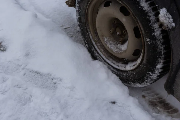 Traffic Winter Road Heavy Snow Close Winter Tire Car Snowy — Stok fotoğraf