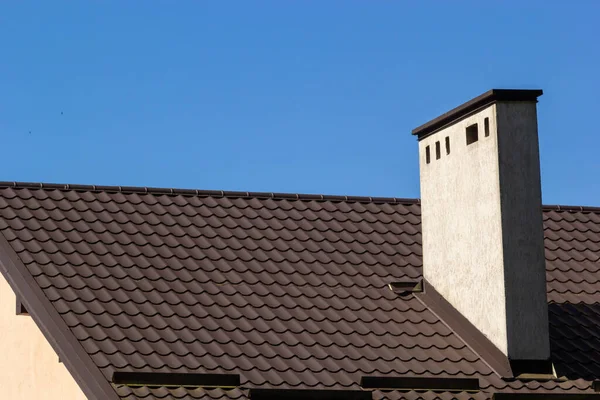 Roof New Home Ceramic Chimney Metal Roof Tiles Gutters Roof — Stock Photo, Image