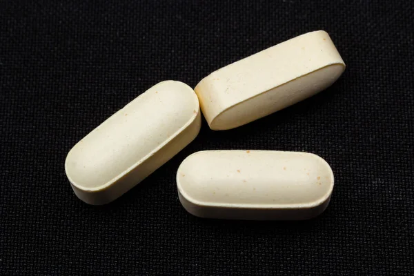 Capsule Bianche Pillole Sfondo Nero Medicina Concetto Sanitario Gamma Farmaci — Foto Stock