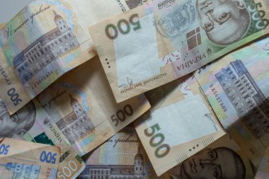 Ukrayna 'nın parası. Ukrayna Hryvnia banknotlarının geçmişi. Hryvnia 500, 200. Uah! Para ve tasarruf kavramı.