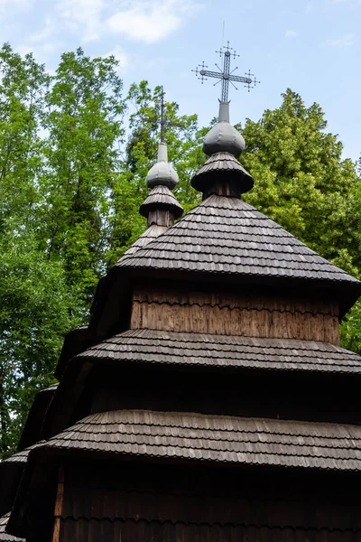 Vieille Église Bois Contre Ciel Bleu Ukraine Toit Bois Avec — Photo