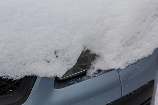 Auto Bedekt Met Een Sneeuw Een Rij Sneeuwval Detail Stock — Stockfoto
