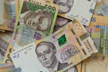 Ukrayna 'nın parası. Ukrayna Hryvnia banknotlarının geçmişi. Hryvnia 500, 200. Uah! Para ve tasarruf kavramı.
