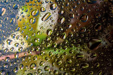 Soyut arka plan düşüşü, cam düşüşü sonbahar sarı yapraklar ıslak Ekim havası.