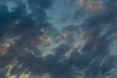 Gökyüzünün arka planı, gökyüzü renklidir..