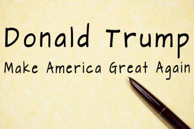 Donald Trump ve MAGA kağıda yazıyor