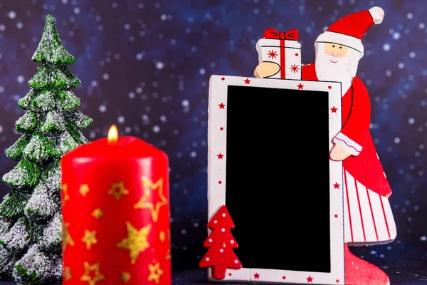 Placa Vazia Com Papai Noel Vela Acesa — Fotografia de Stock