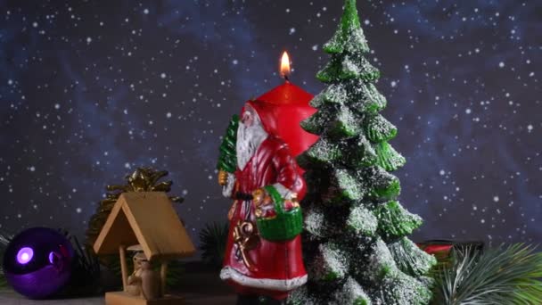 Decoración Navidad Con Vela Encendida Árbol Navidad Nevado Cuna Santa — Vídeo de stock