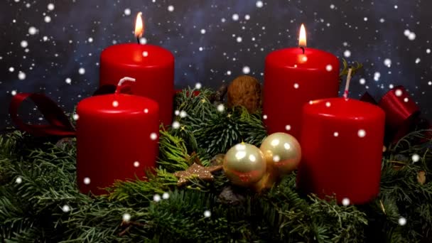 Andra Advent Adventskrans Med Två Brinnande Ljus Snöfall Gnistrande Stjärnor — Stockvideo