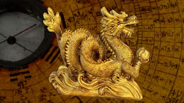 2024 Год Деревянного Дракона Фигура Повороте Китайского Компаса — стоковое видео