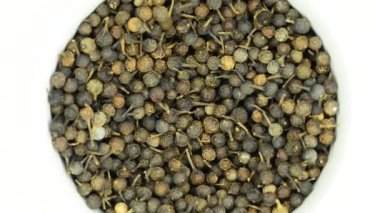 bir dönüm tablosunda küp biber, düz görünüm ve makro görünüm