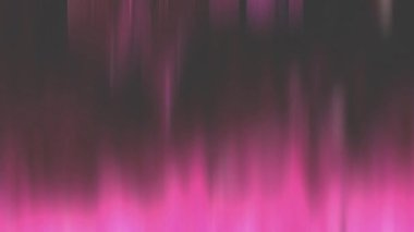 Pembe parlak ışık alevler gibi yanıp sönüyor.