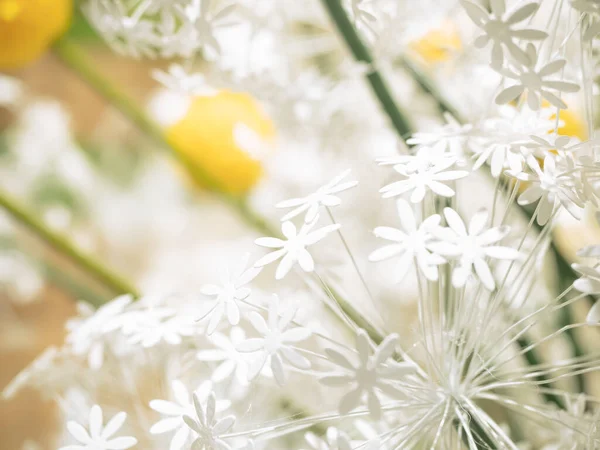 Bílý Papírový Květ Detail Malých Papírových Květin — Stock fotografie