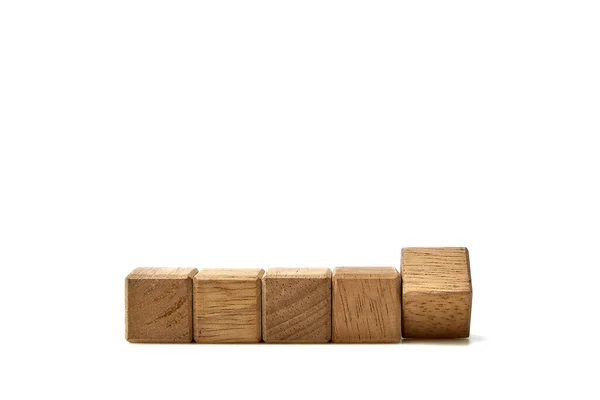 木製のおもちゃキューブブロック空のコピースペースとともにメッセージワードのための白い背景 — ストック写真