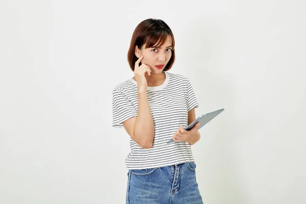 Charmante Jonge Aziatische Vrouwelijke Werknemer Met Kort Bruin Haar Dragen — Stockfoto