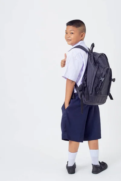Ένα Νεαρό Ασιατικό Χαριτωμένο Αγόρι Στέκεται Μια Ταϊλανδέζικη Σχολική Στολή — Φωτογραφία Αρχείου