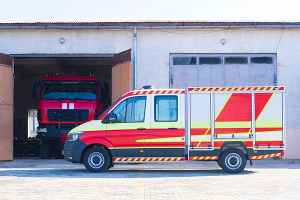 Straż Pożarna Sprzętem Zostaje Straży Pożarnej Jest Gotowa Walki — Zdjęcie stockowe