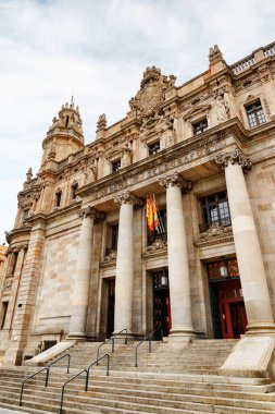 İspanya 'daki Barselona Postane binasının (Correos y Telegrafos) muhteşem görüntüsü. Barselona Avrupa 'nın popüler bir turizm beldesidir..