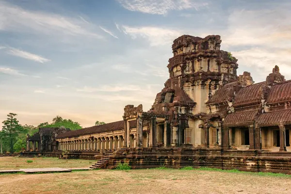 Vista Antigo Complexo Templo Angkor Wat Siem Reap Camboja Angkor Fotos De Bancos De Imagens