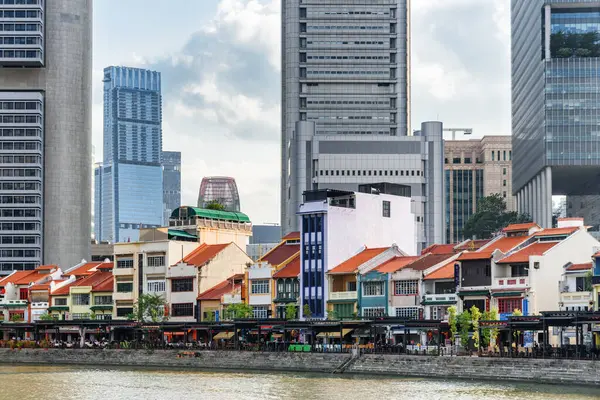 싱가포르의 전통적 건물들의 놀라운 현대의 로열티 프리 스톡 사진