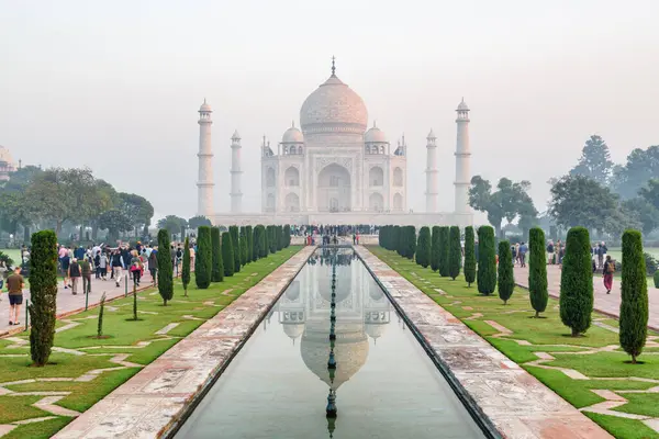 Taj Mahal Morgentid Agra India Det Hvite Marmormausoleet Reflekteres Kunstig royaltyfrie gratis stockbilder