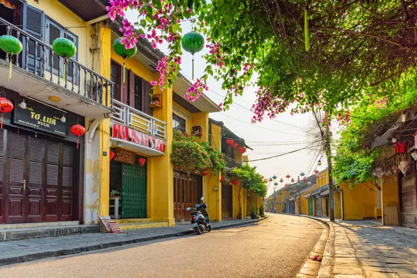 Hoi Hoian Vietnam April 2018 Uvanlig Morgenutsikt Øde Gate Dekorert stockbilde