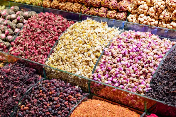 Mezclas Capullos Flores Secas Gran Bazar Estambul Turquía Mercado Histórico Imágenes De Stock Sin Royalties Gratis