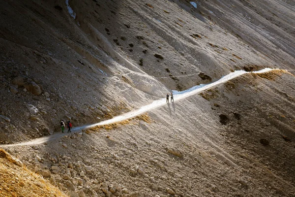 Туристи Йдуть Стежкою Трьох Піках Лаваредо Восени Національний Парк Tre — стокове фото
