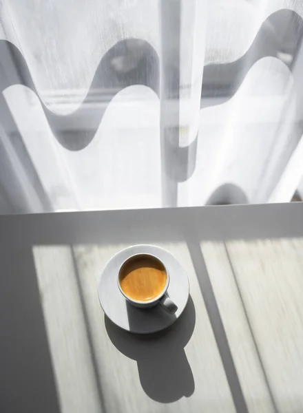 Espresso Koffiekopje Tafel Bij Het Raam Met Ochtendlicht Voedsel Drankfotografie — Stockfoto