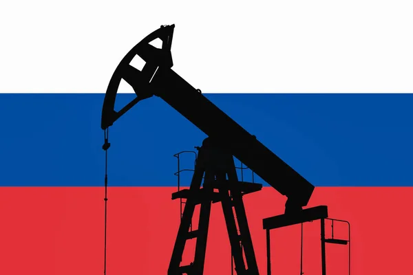 Silhouette Pompa Olio Contro Bandiera Tricolore Russia Concetto Minerario — Foto Stock