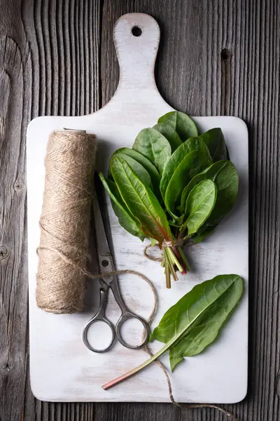 Top View Fresh Organic Sorrel Leaves Bunch Scissors Rope Food — Stock Photo, Image