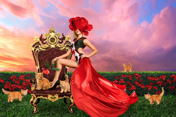Surrealistyczny Obraz Kobiety Długiej Sukience Ozdobionej Symbolami Kart Siedzącej Tronie — Zdjęcie stockowe
