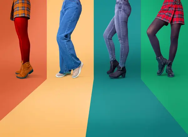 Conjunto Colagem Composto Pernas Femininas Diferentes Sapatos Isolados Fundo Multicolorido Fotos De Bancos De Imagens