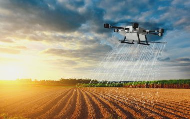 İnsansız hava araçları tarım arazilerine titizlik ve verimlilik püskürterek maliyetleri düşüren, verimi artıran ve kaynak yönetimini optimize eden akıllı tarım uygulamaları sergiliyor..